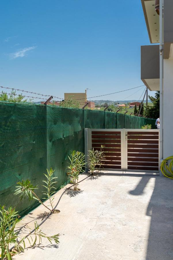 Cozy House With Pool Near Beach Gazi Bagian luar foto