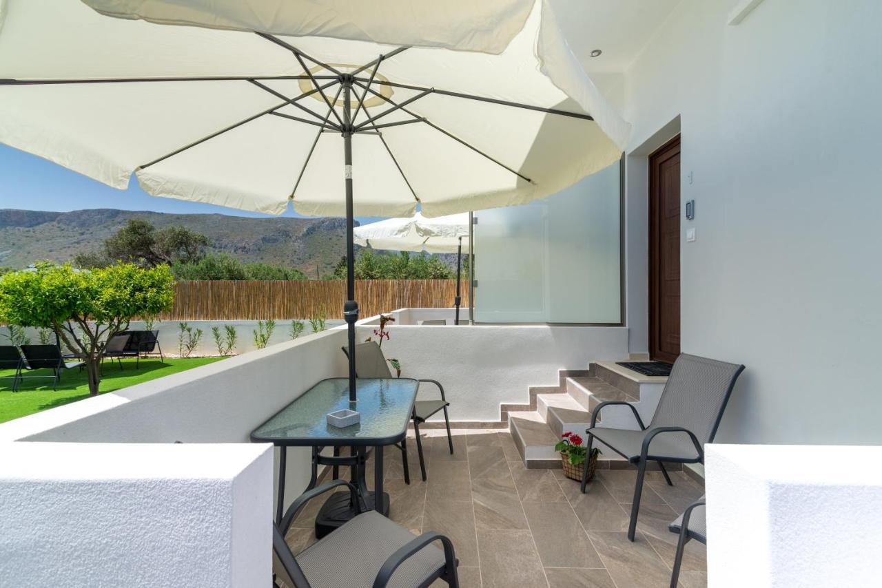 Cozy House With Pool Near Beach Gazi Bagian luar foto