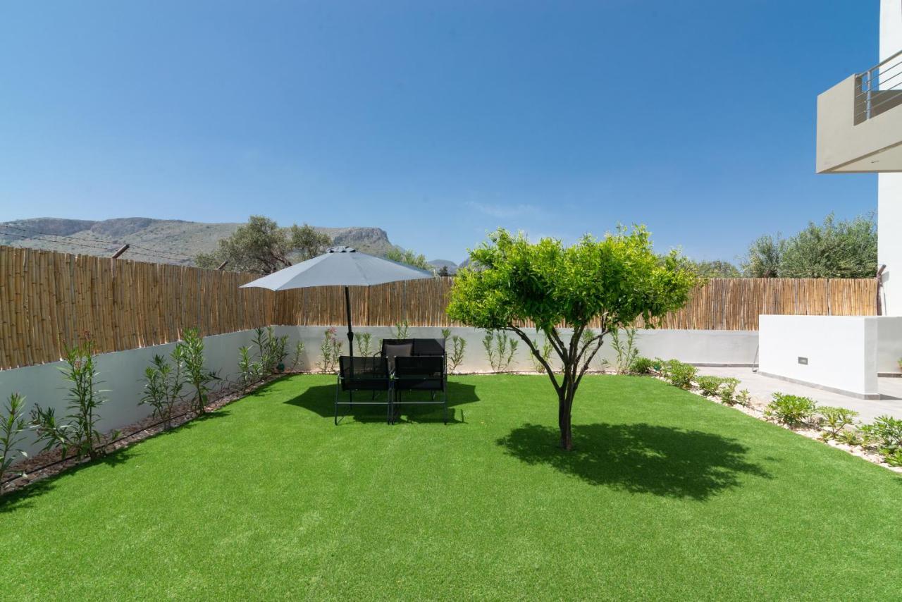 Cozy House With Pool Near Beach Gazi Bagian luar foto