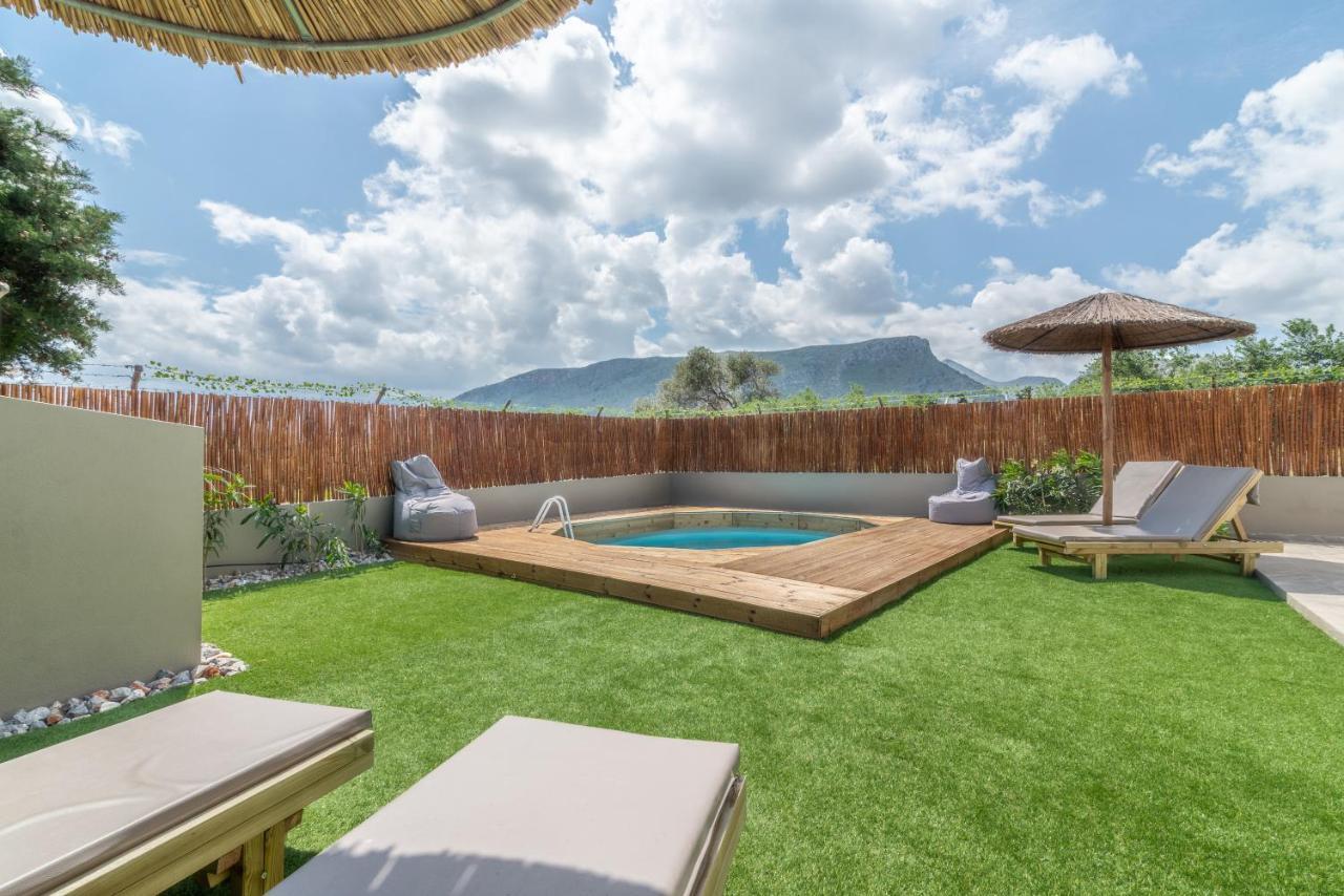 Cozy House With Pool Near Beach Gazi Bagian luar foto