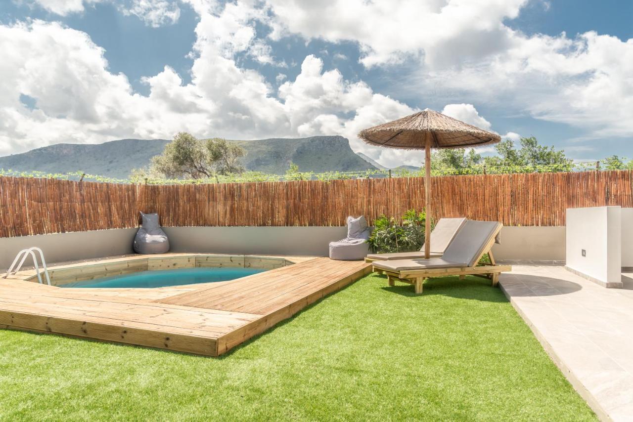 Cozy House With Pool Near Beach Gazi Bagian luar foto