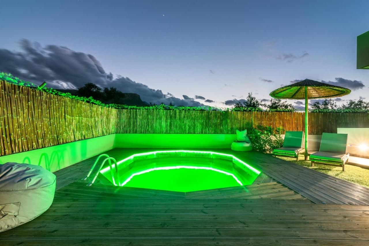 Cozy House With Pool Near Beach Gazi Bagian luar foto